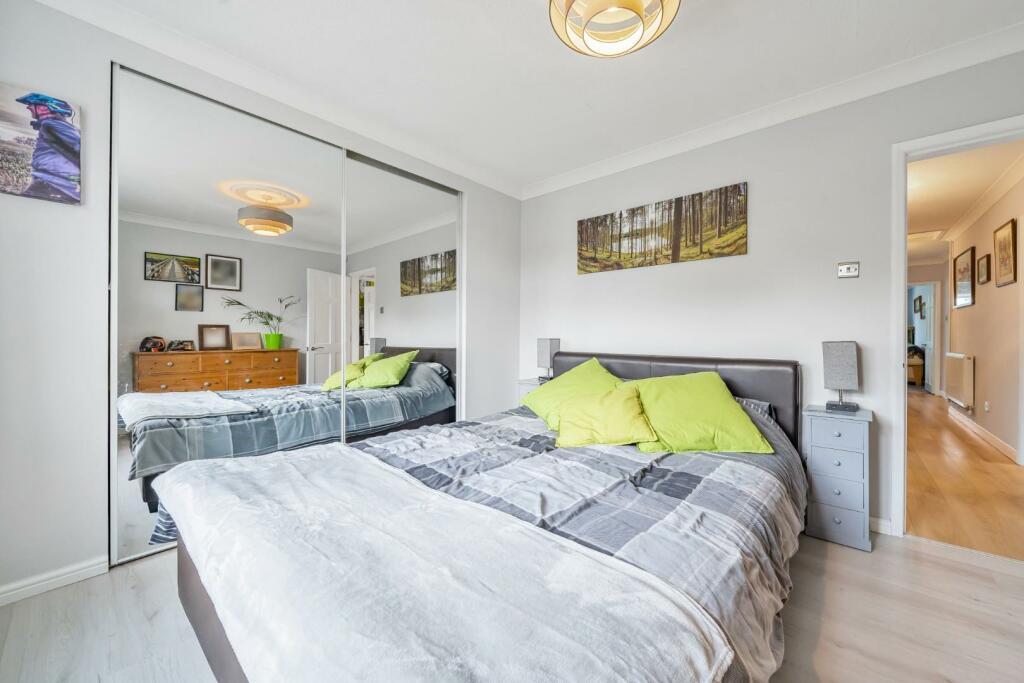 MASTER BEDROOM.jpg