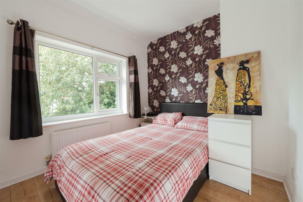 4 Beaumont Close, Hitchin-10.jpg