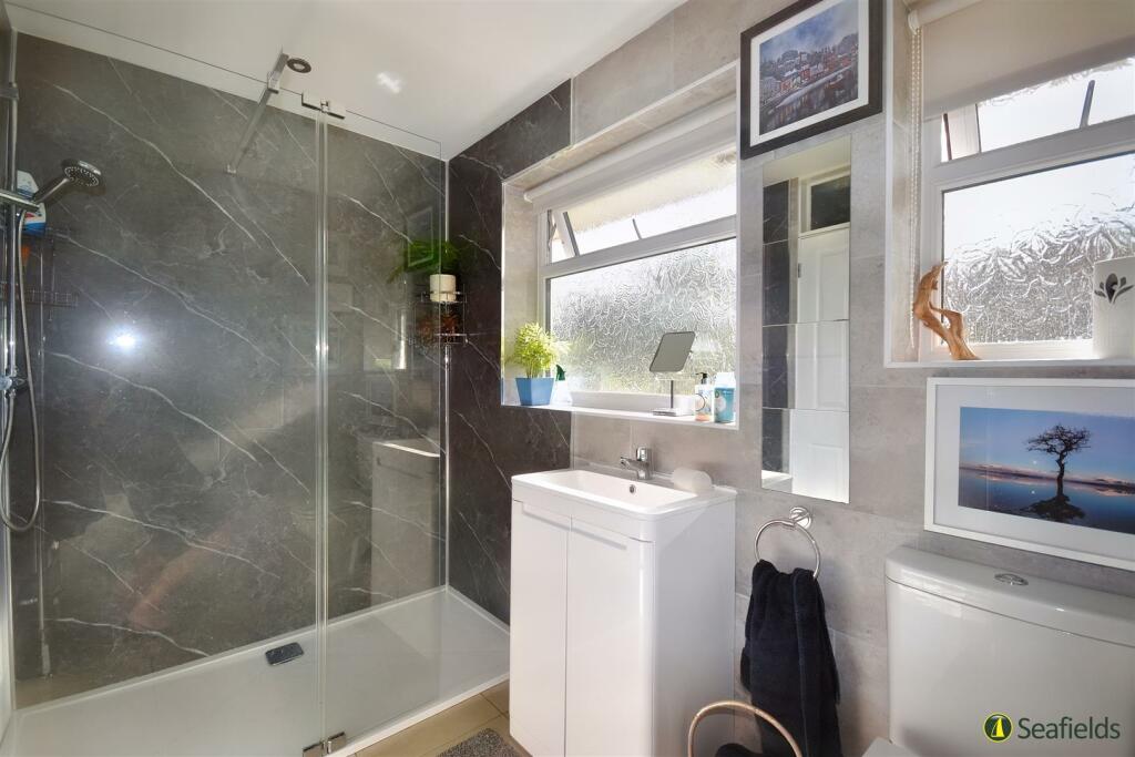 Shower Room.jpg