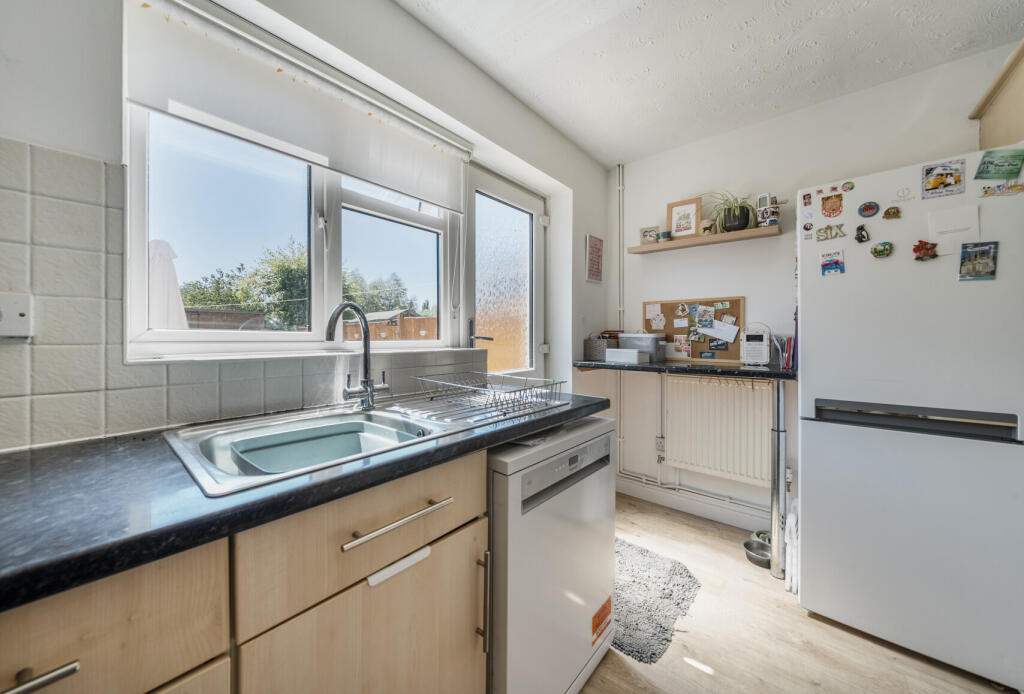 1328556-8-688379e...