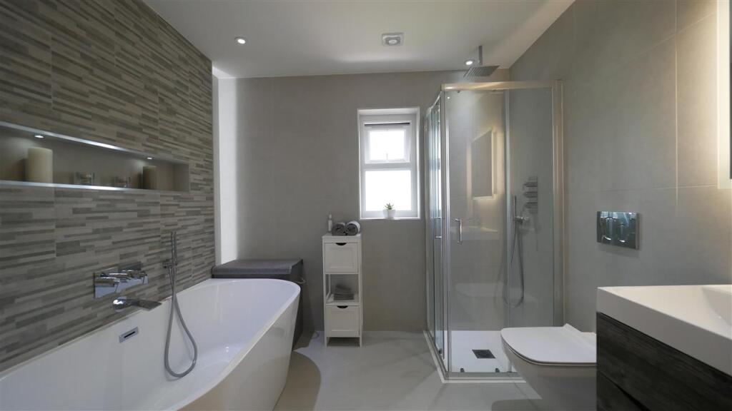 Ensuite bathroom