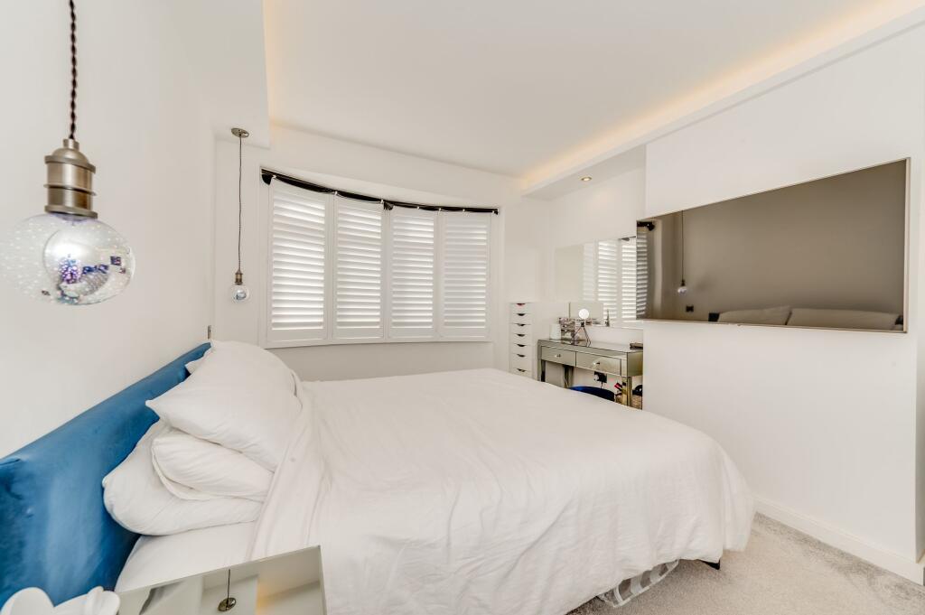 BEDROOMS AND FAMILY BATHROOM
