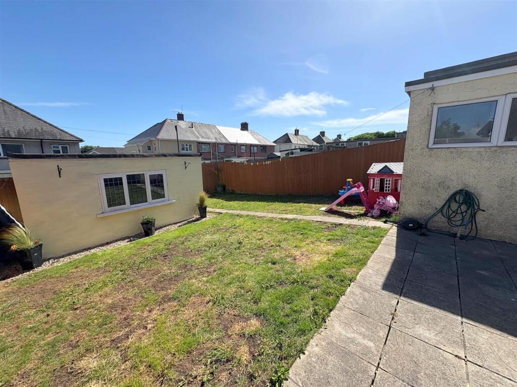 Rear Garden f.jpg