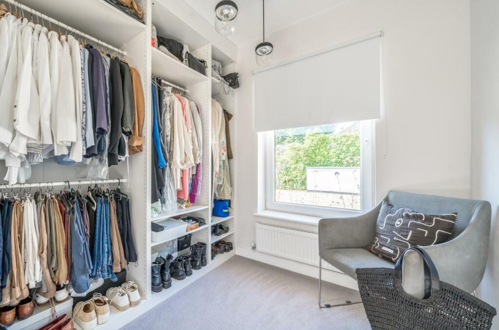 Longrood Road, Rugby