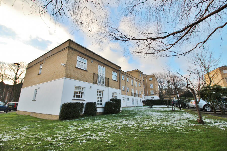 2 bed 2 bath flat