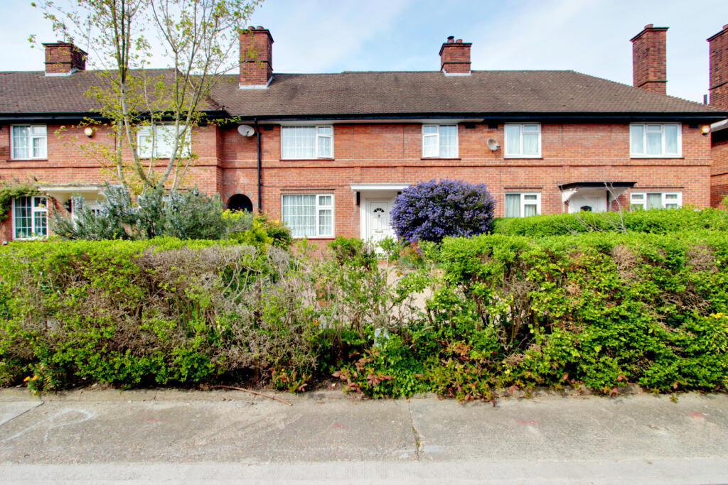 3 Bedroom Terraced House  for Sale