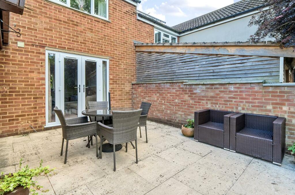 King Style Close, Crick