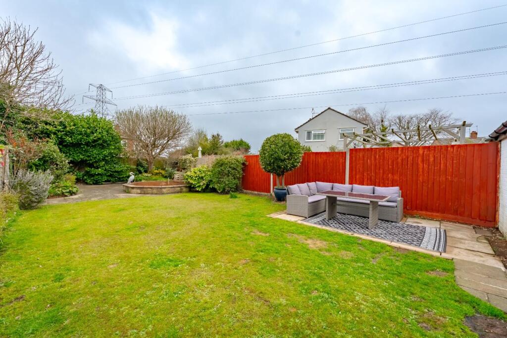 6 Graitney Close Cleeve exterior_-3.jpg