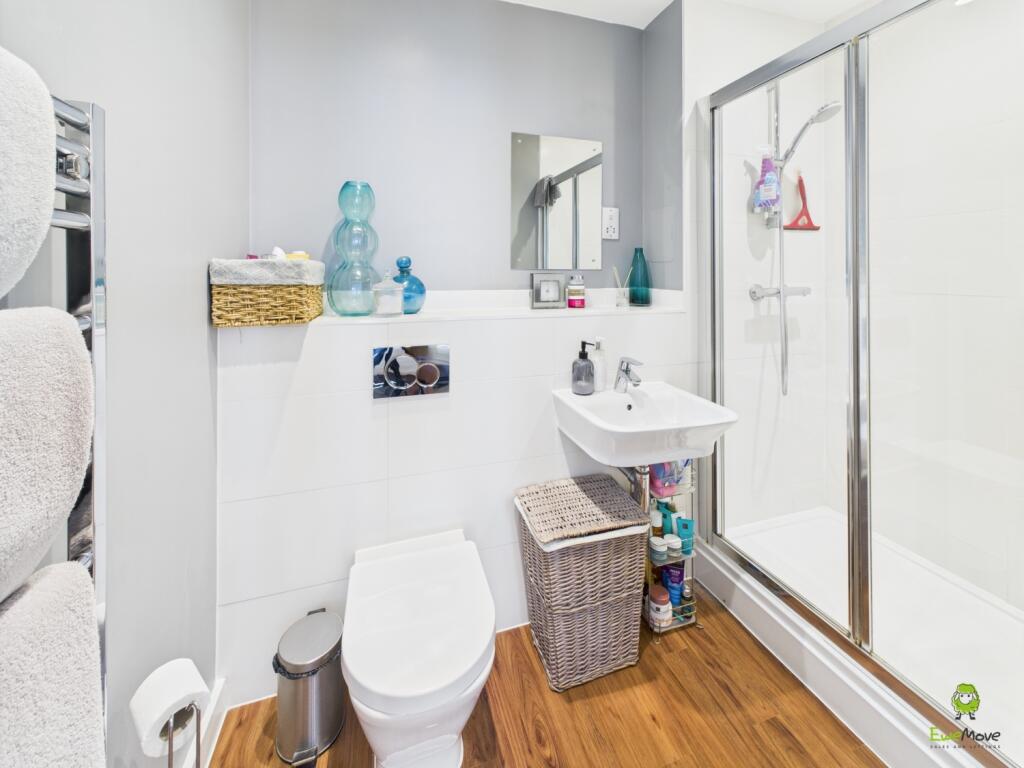En Suite Shower Room James Hillier Ewemove Bexley 