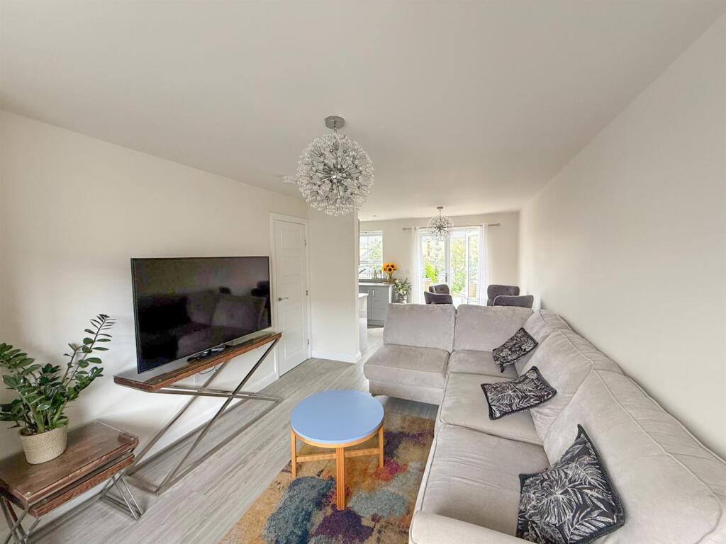 3 bed detached property, Silsden
