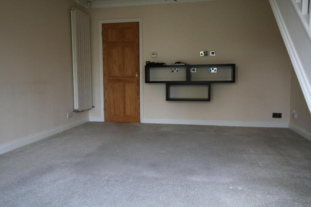 Lounge 2.jpg