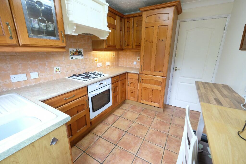KITCHEN/BREAKFAST