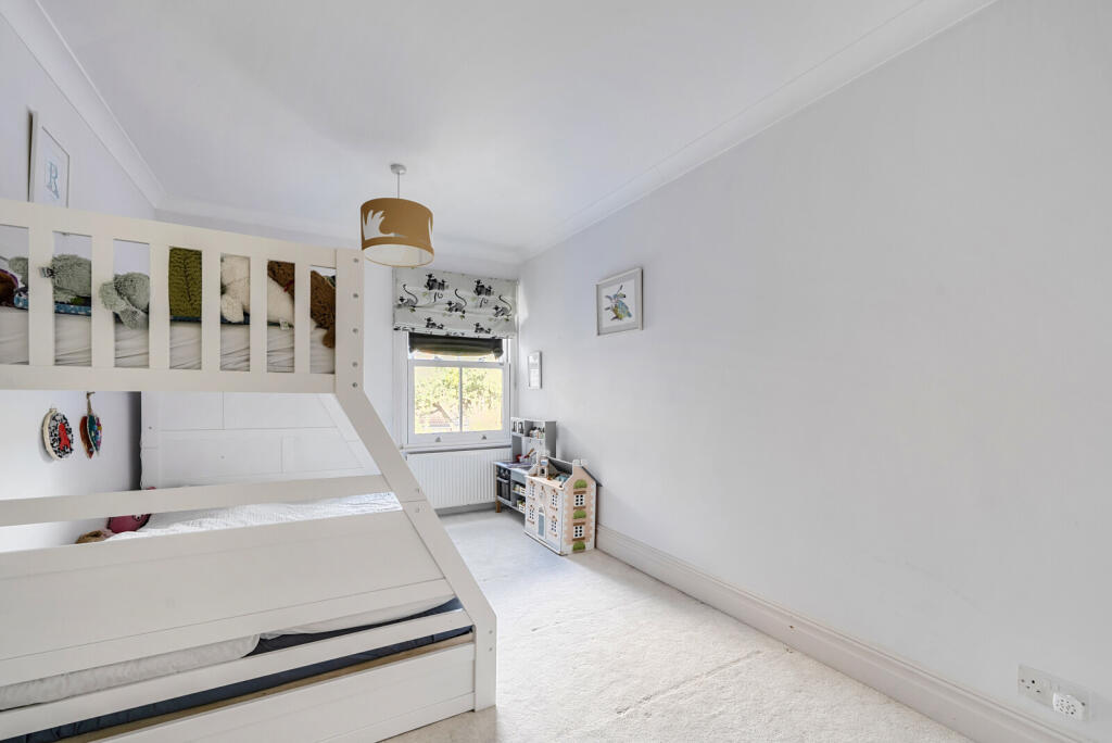 1364474-4-68e7a23...