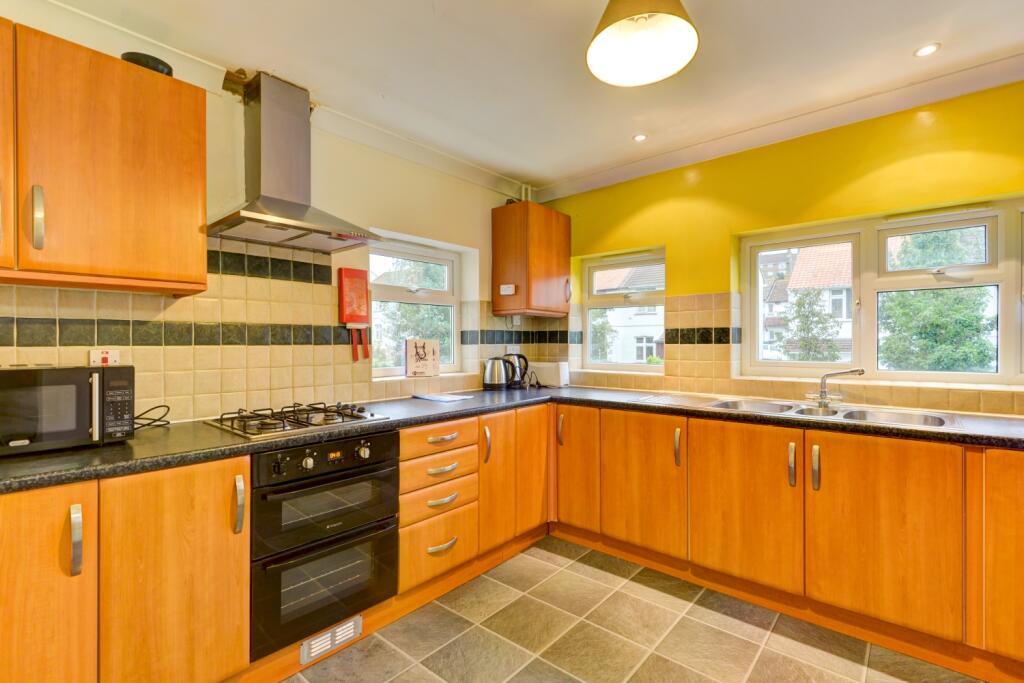 62 Hollingdean Terrace Kitchen (2)