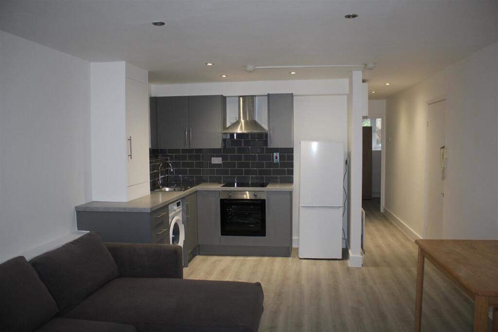 Gleneagle Road, London