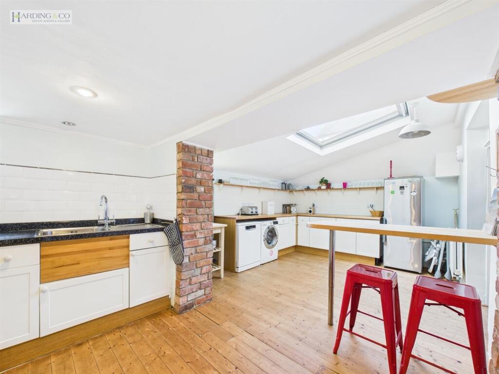Kitchen breakfast room iii.jpg