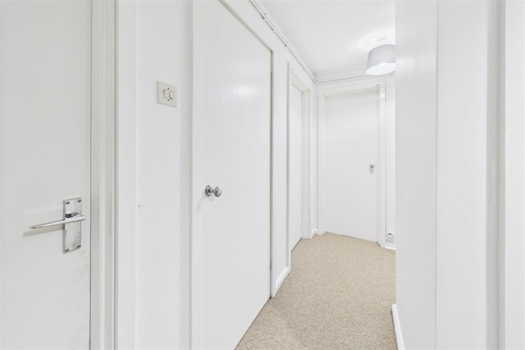 1A Shaplands, Stoke Bishop, Bristol BS9 1AY | A Fr