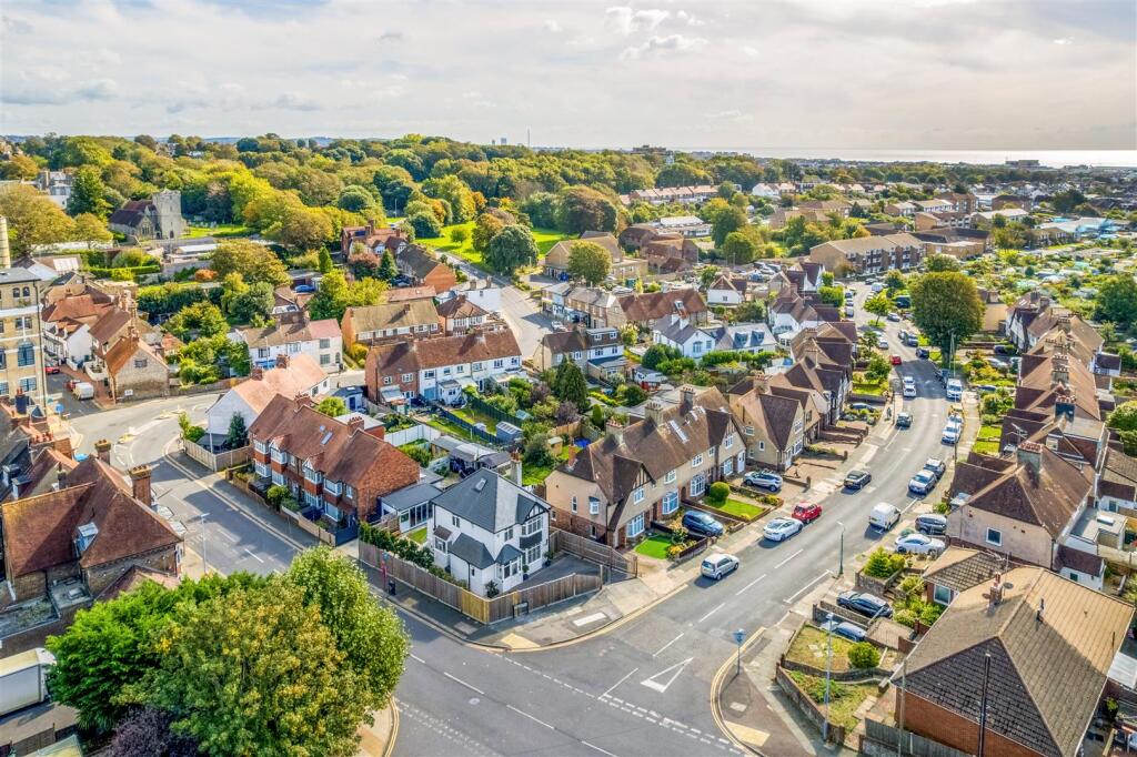 1 windlesham Close-33.jpg