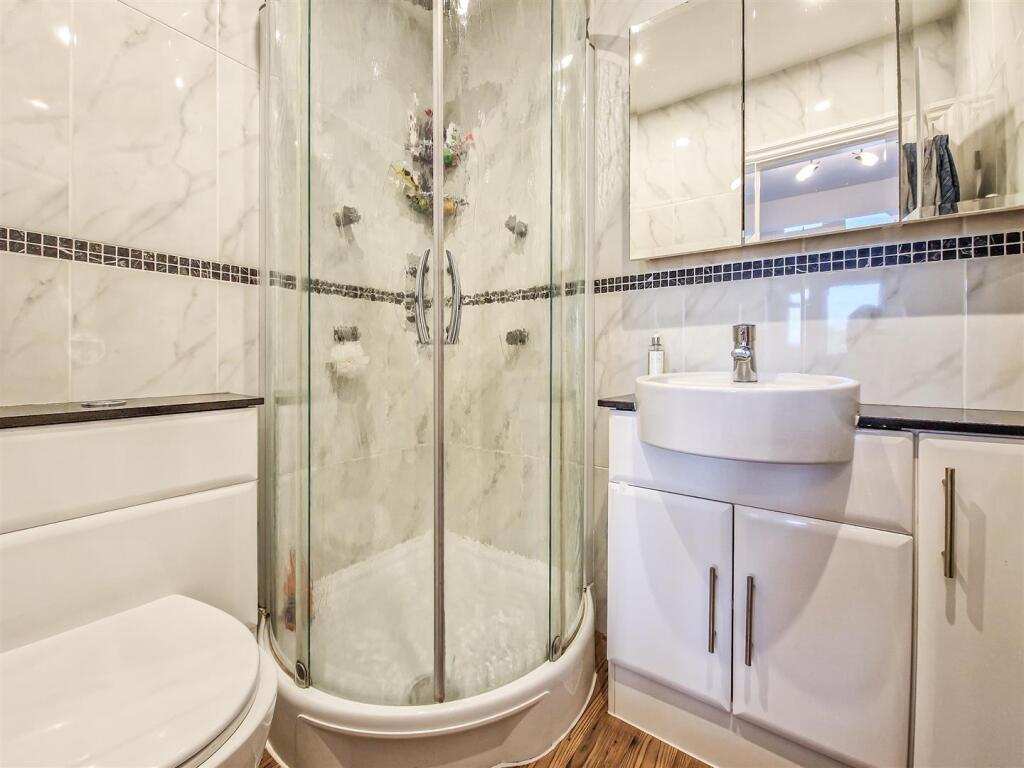 En Suite Shower Room