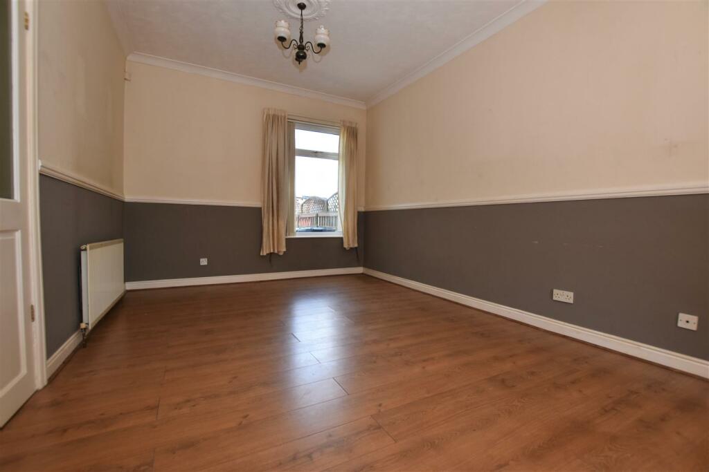 Dining Area.jpg