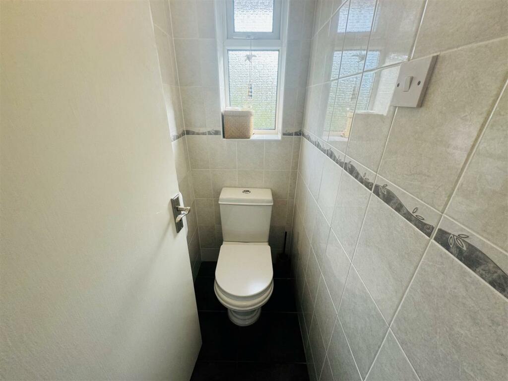 SEPEARTE WC