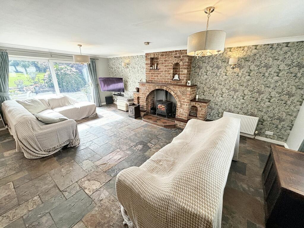 Lounge Additional