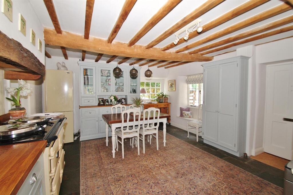 Tallet Barn Kitchen view 4.JPG