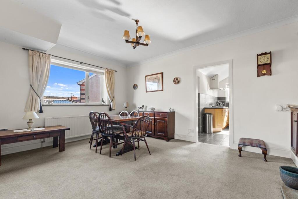 111 East Crescent (7 of 21).jpg