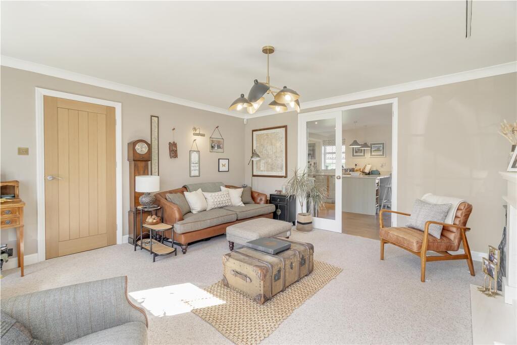 Lounge - C.jpg