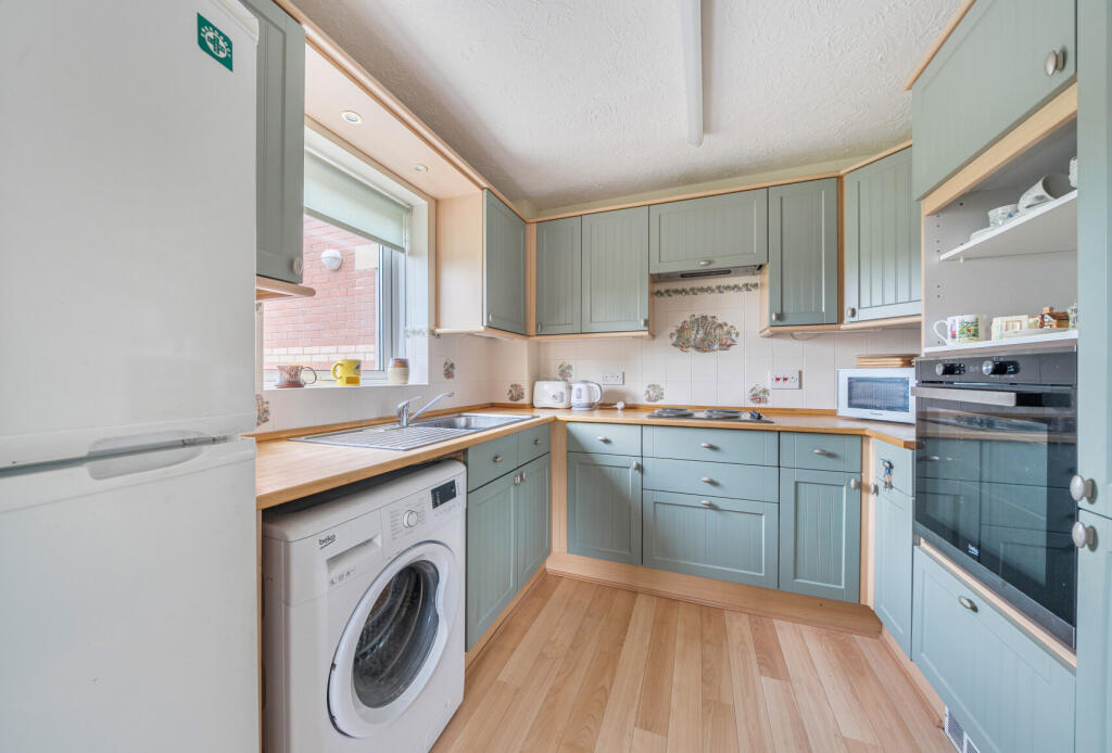 1328322-12-688a3f...