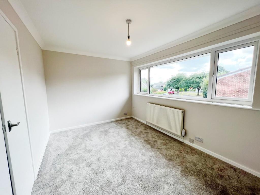 Bedroom 2 pic 1.jpg
