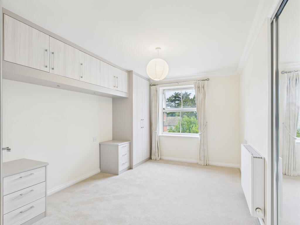 CAM01354G0-PR0561-STILL004