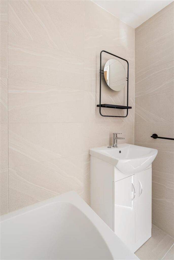 Green Pond Close, E17