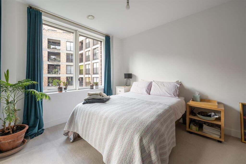Adansbeck Court, E3
