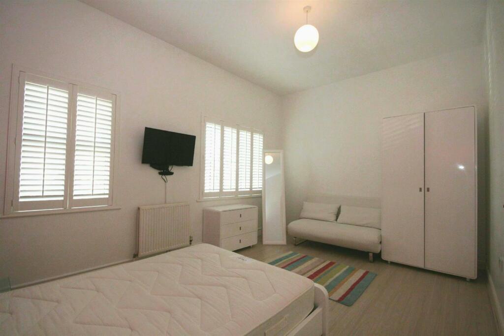 Bedroom 2 Aspect 2