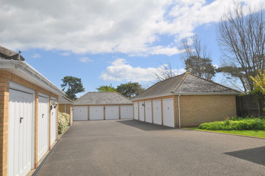 Garage Block