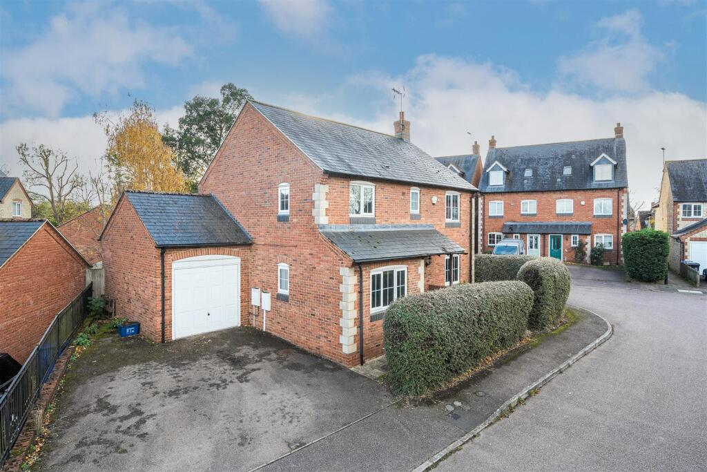 6 The Old Woodyard, Silverstone (e).jpg