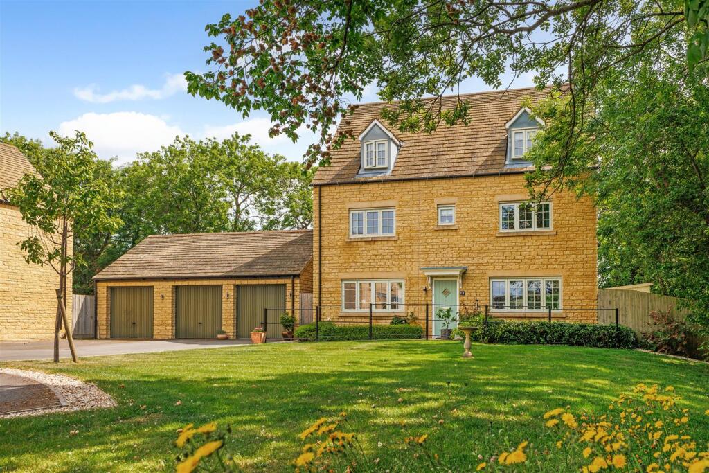 92548_21 June Lewis Way (6).jpg