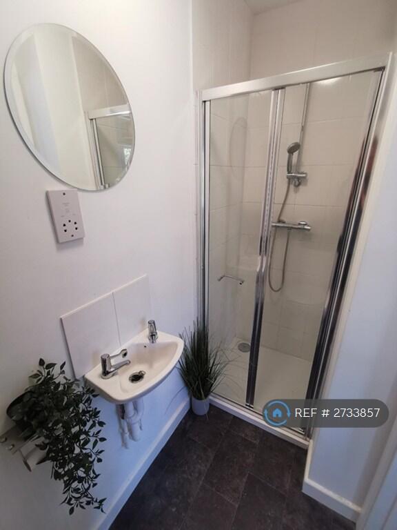 Light, Bright Double En-Suite Garden Room