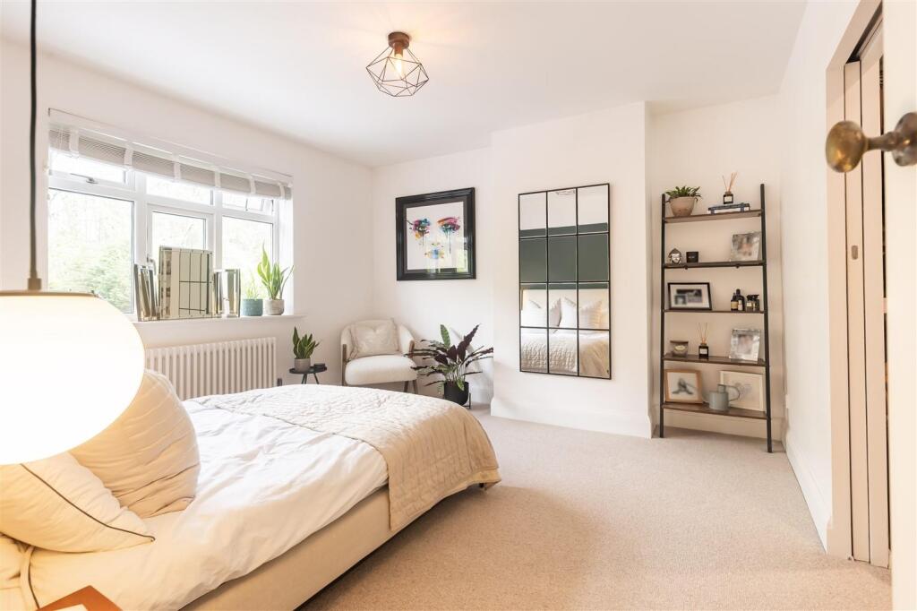 17 Woodland Way (33).jpg