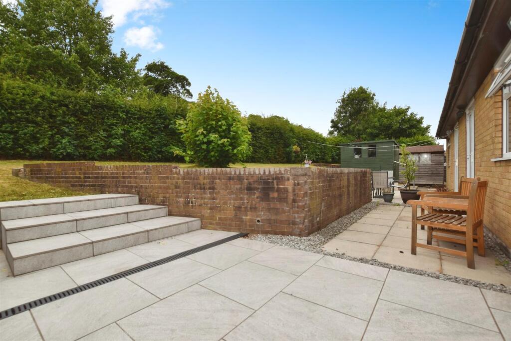 e0b1f2be-patio 20step.JPG