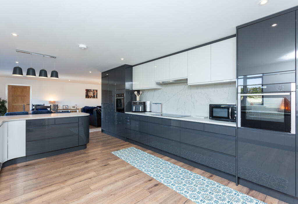 Kitchen (Open plan kitchen family room )