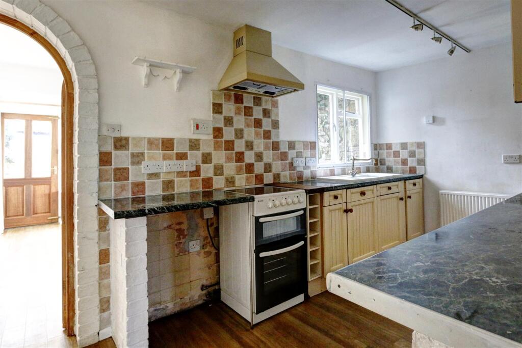 Kitchen: