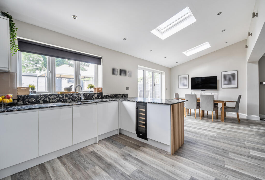 7-681de2f500b0b-1...