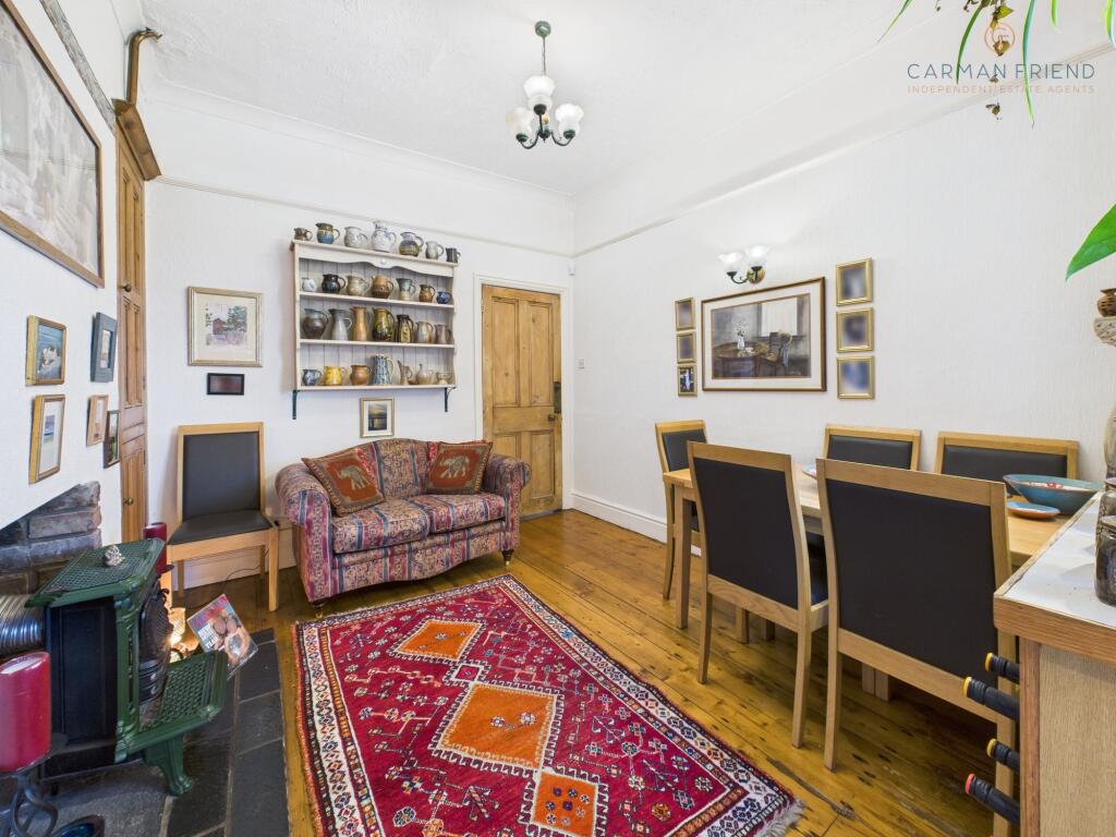 Kitchen/ Dining Room