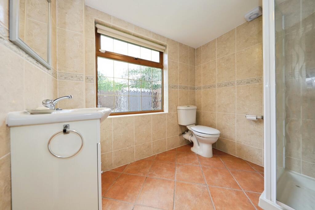 Annexe Shower Room