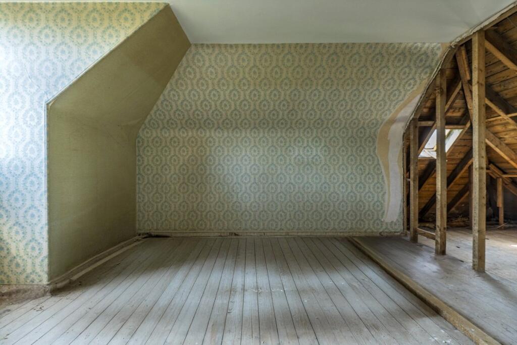 Upper Bedroom