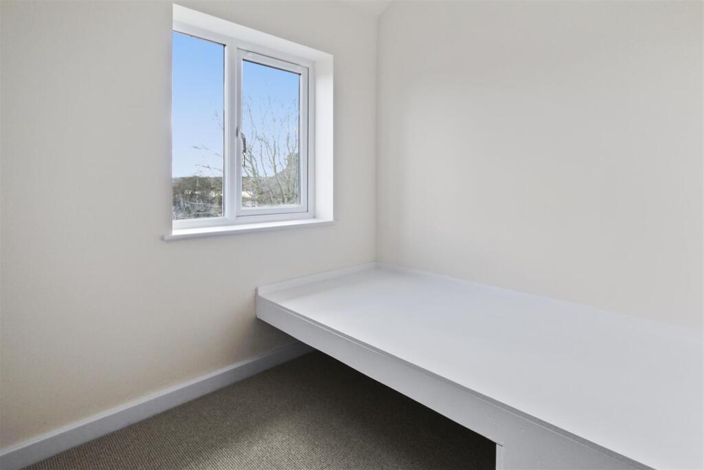 Bedroom 3.jpg