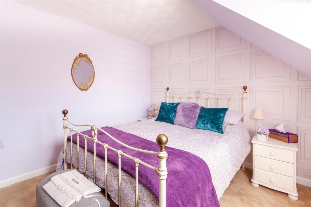 5 Rochester Close 26.jpg