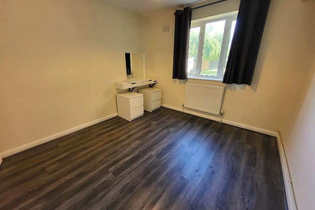 Double Bedroom (2)